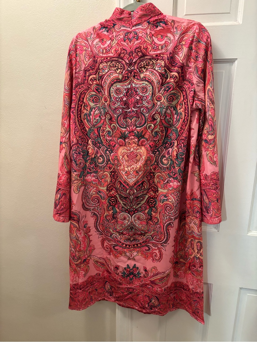 Uoozee Elegant Pink Paisley Midi Dress with High Neck
Size M - Picture 4 of 6